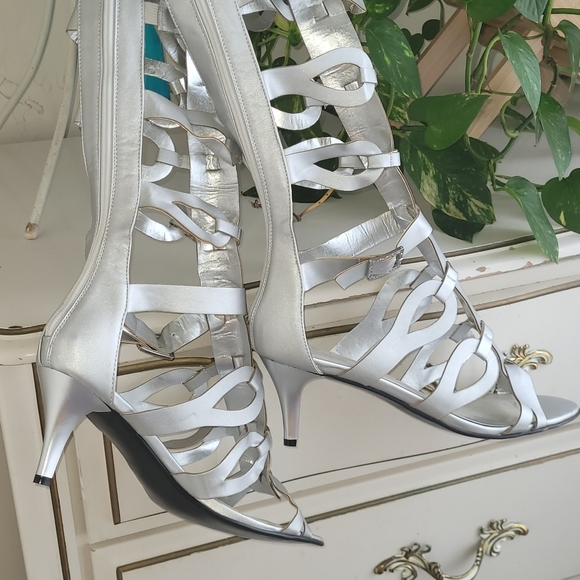 Strappy Gladiator Sandles - Picture 3 of 3